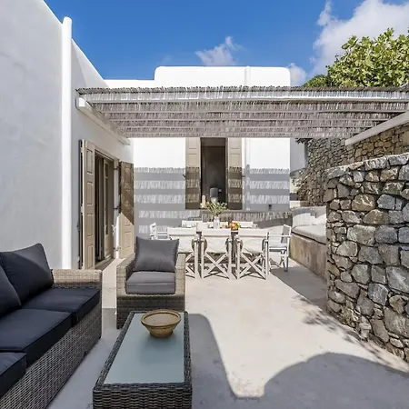 Traditional With Swimming Pool *