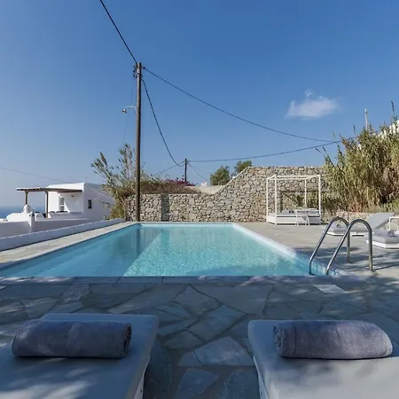 Traditional With Swimming Pool * أنو ميرا