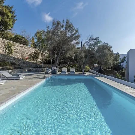 Traditional With Swimming Pool * أنو ميرا